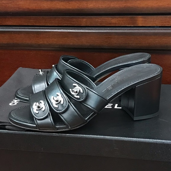 NIB CHANEL CC TURN LOCK LAMB SKIN MULE. - Picture 3 of 13